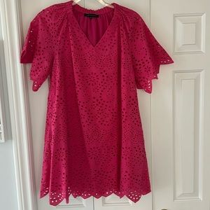 Size M pink dress.